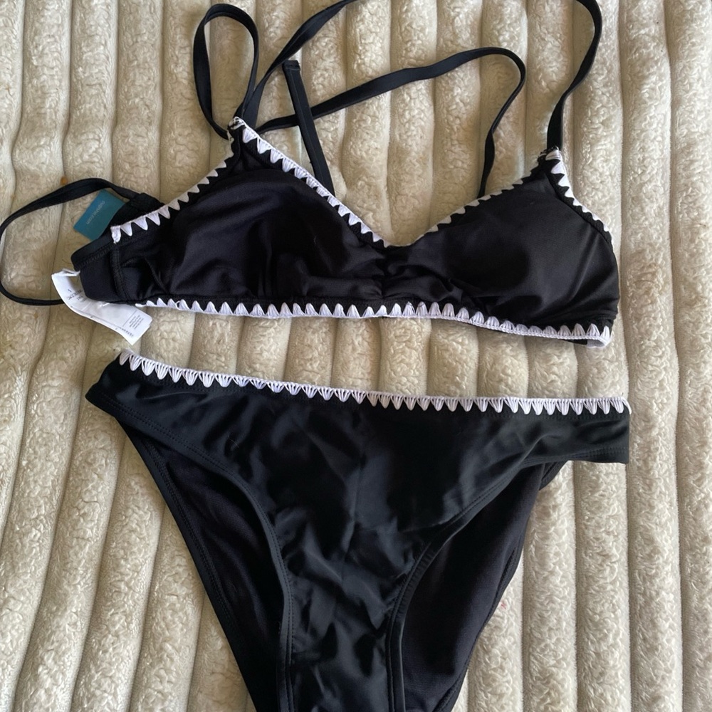 CUPSHE Black Bikini with White Trim, size small new with tags bathing suit